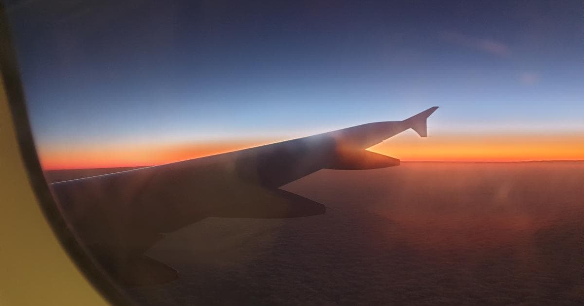 Amanecer sobre las nubes rumbo a Nairobi
