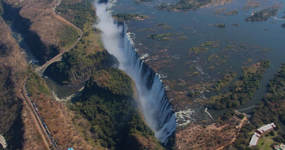Más vistas de las Cataratas Victoria desde el helicóptero
