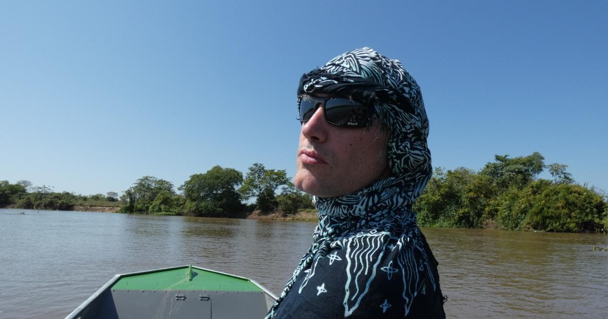 En el río Miranda el calor apretaba y había que protegerse con lo que fuera...